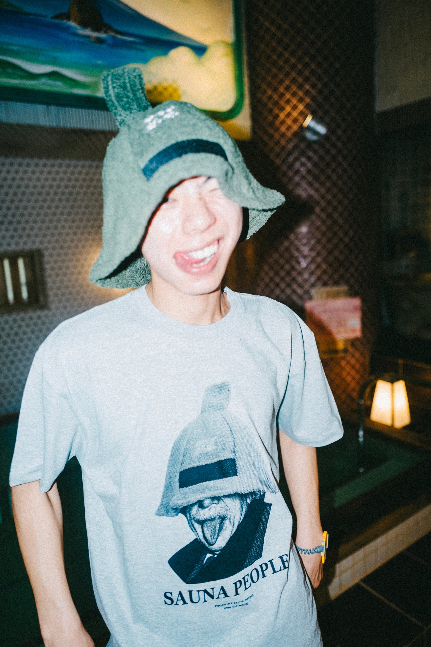 偉人サウナピーポーTEE (グレー) - KIMARI SAUNA SUPPLY