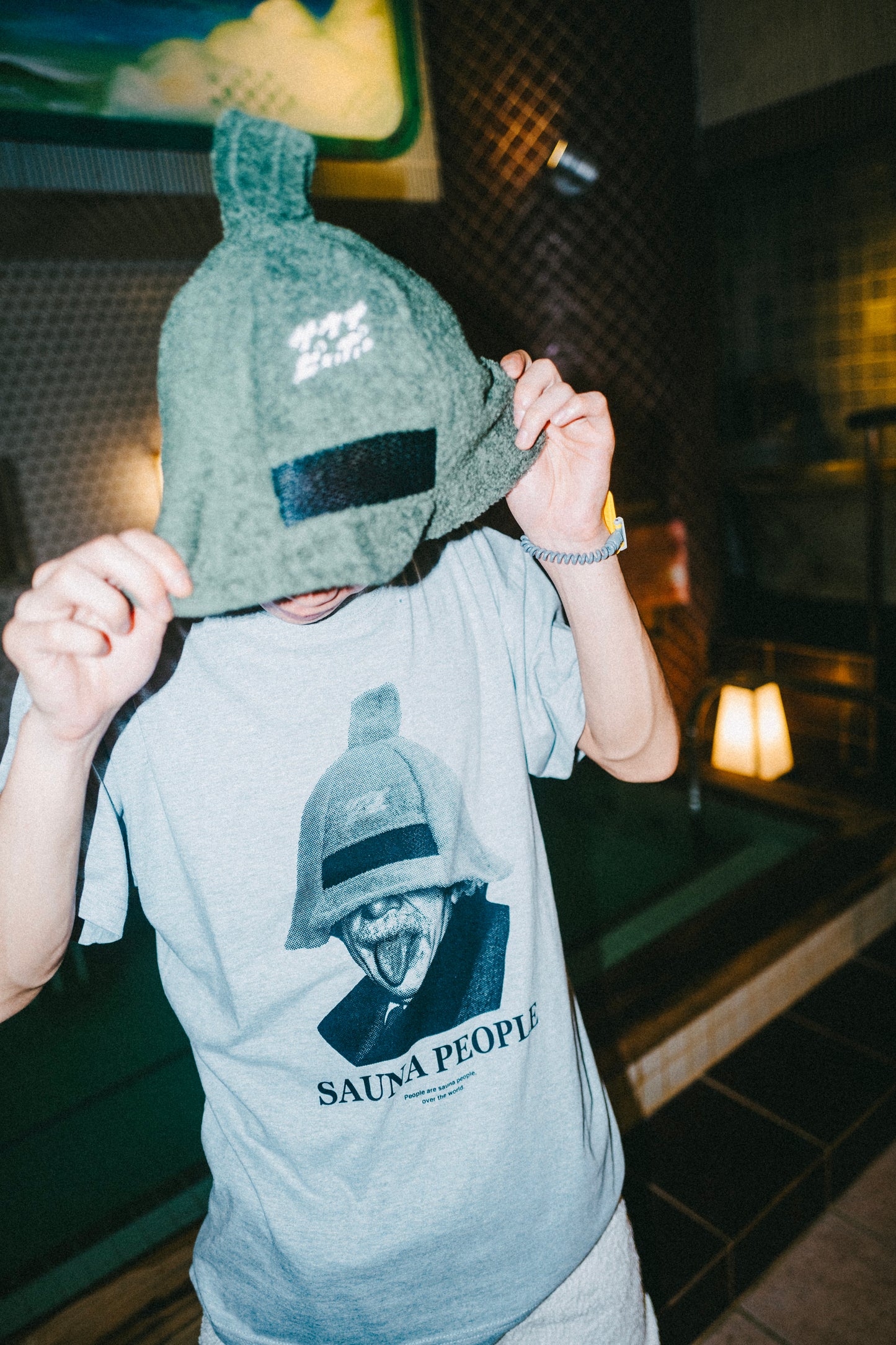 偉人サウナピーポーTEE (グレー) - KIMARI SAUNA SUPPLY