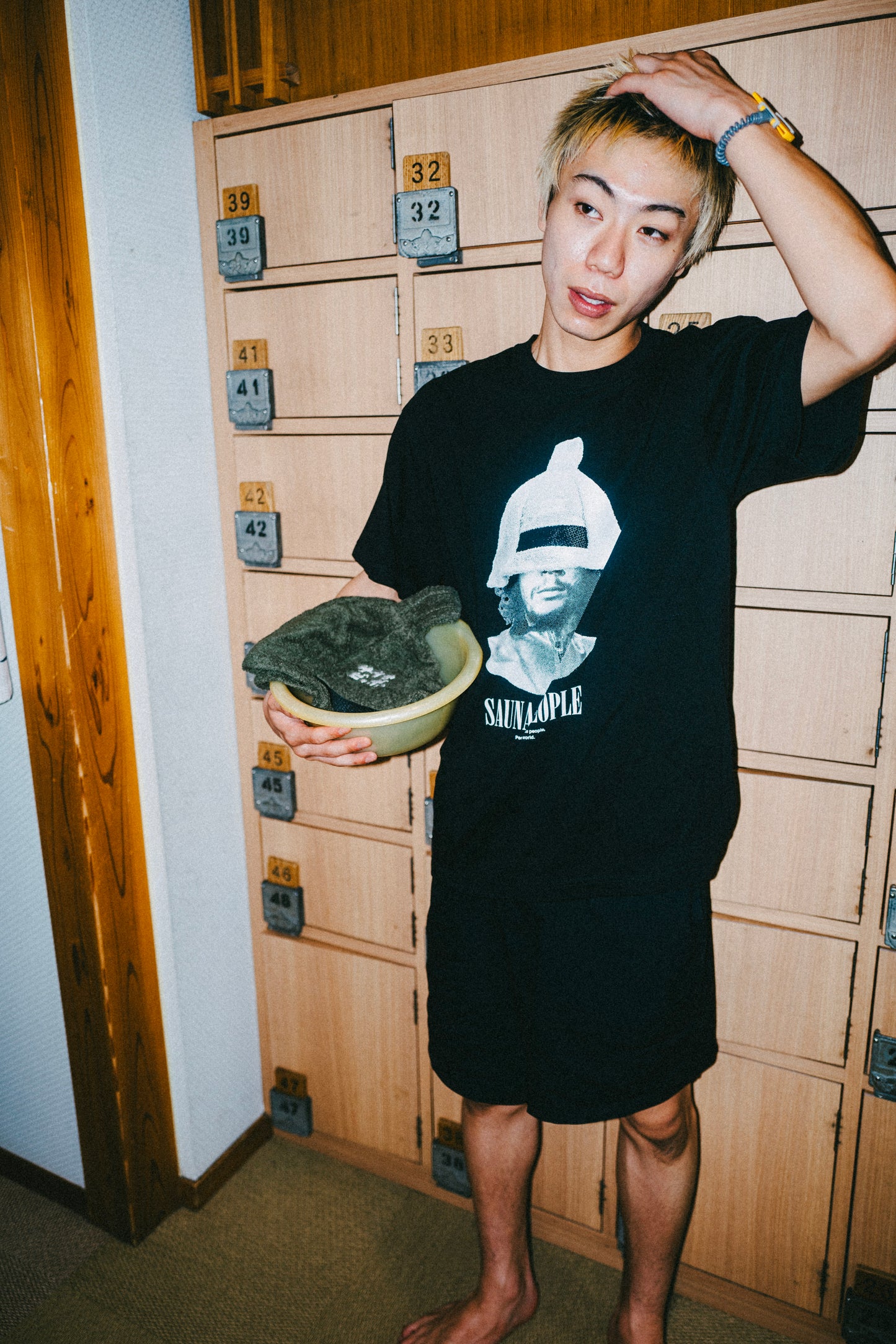 偉人サウナピーポーTEE (ブラック)